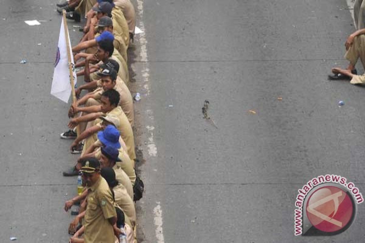 14 demonstran dibawa ke Polda Metro