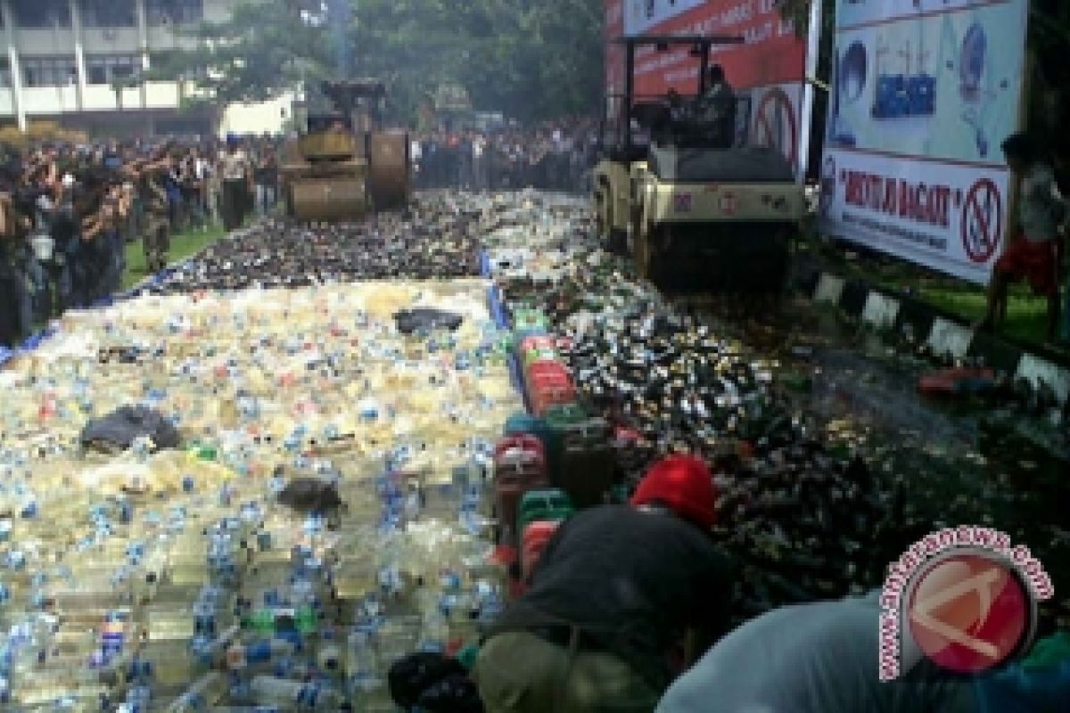 28 ribu botol miras dimusnahkan