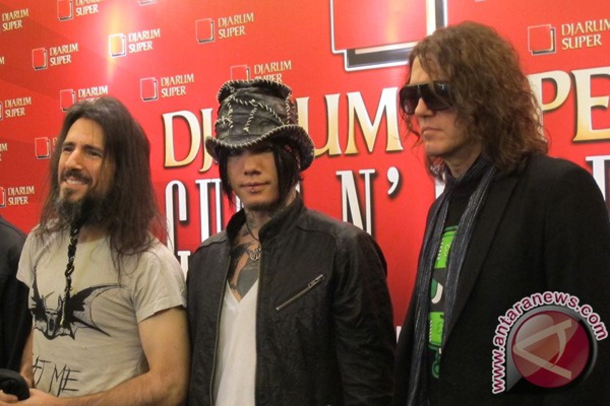 Gitaris Guns N' Roses tak sabar cicipi makanan Indonesia