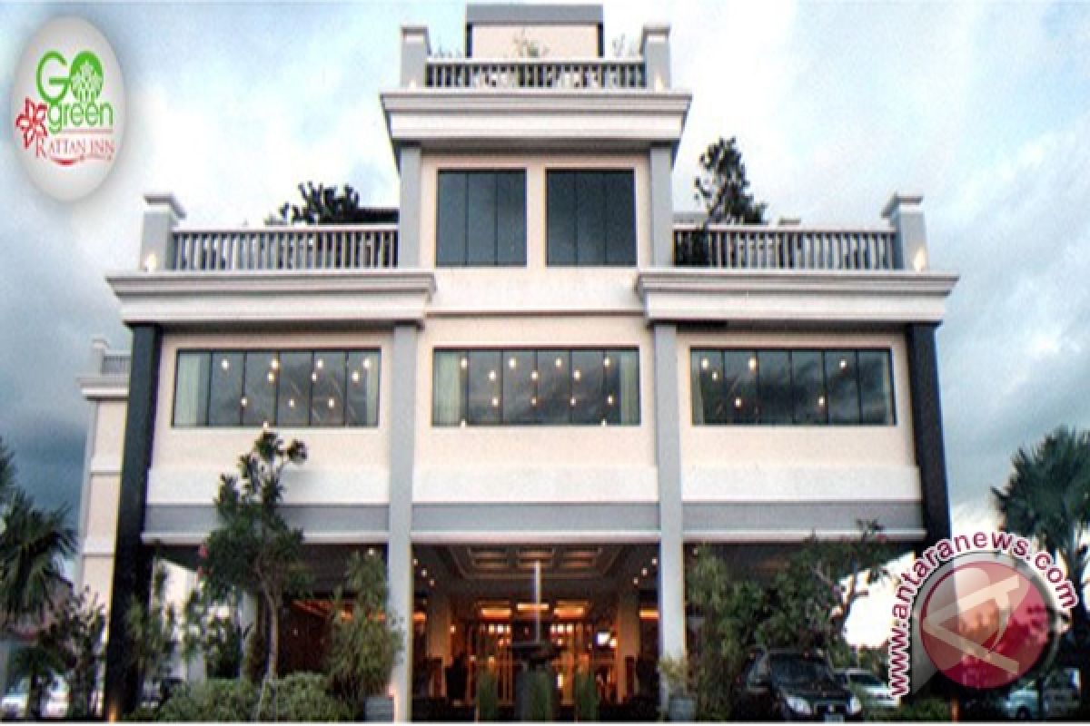TPK Hotel Bintang  Turun 3,35 Persen