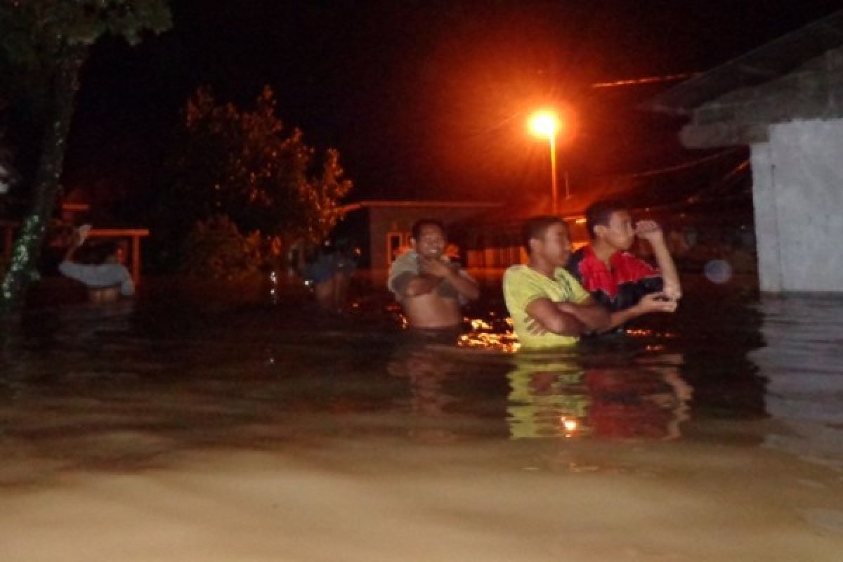 Seorang korban banjir Koto Parik meninggal