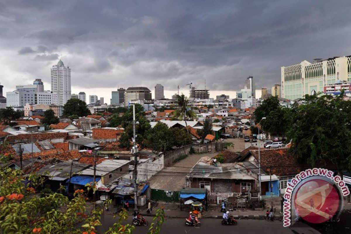 Waspada hujan lebat disertai petir di kawasan ini