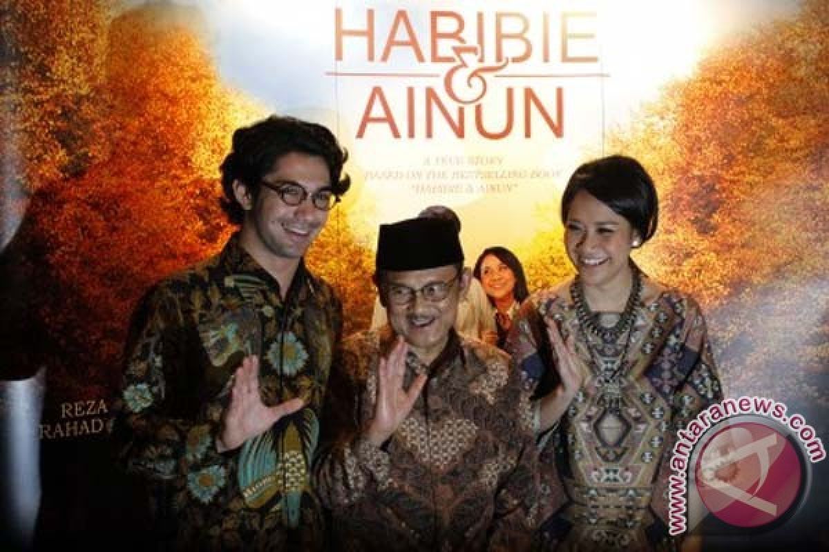 Habibie & Ainun dalam romansa