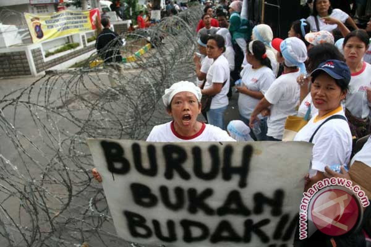 Paus Fransiskus I kecam "perbudakan" Bangladesh