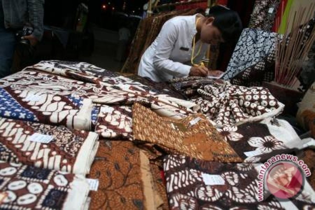 Batik Pekalongan Kembangkan Motif Flora-Fauna