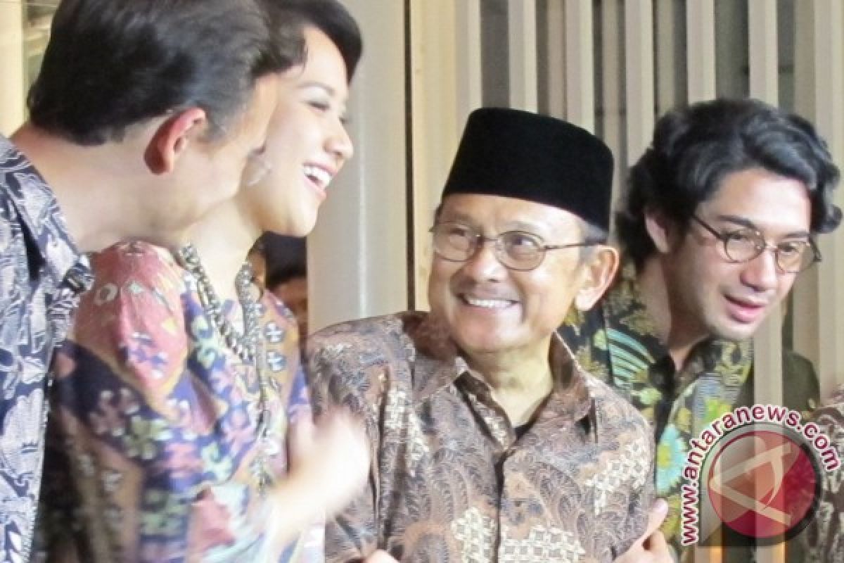 Film Habibie-Ainun patut dicontoh