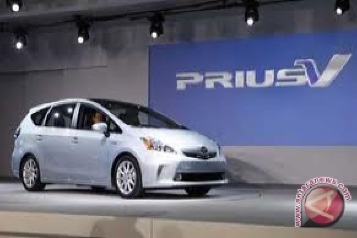 Toyota Akan tarik 242 Ribu Prius dan Lexus