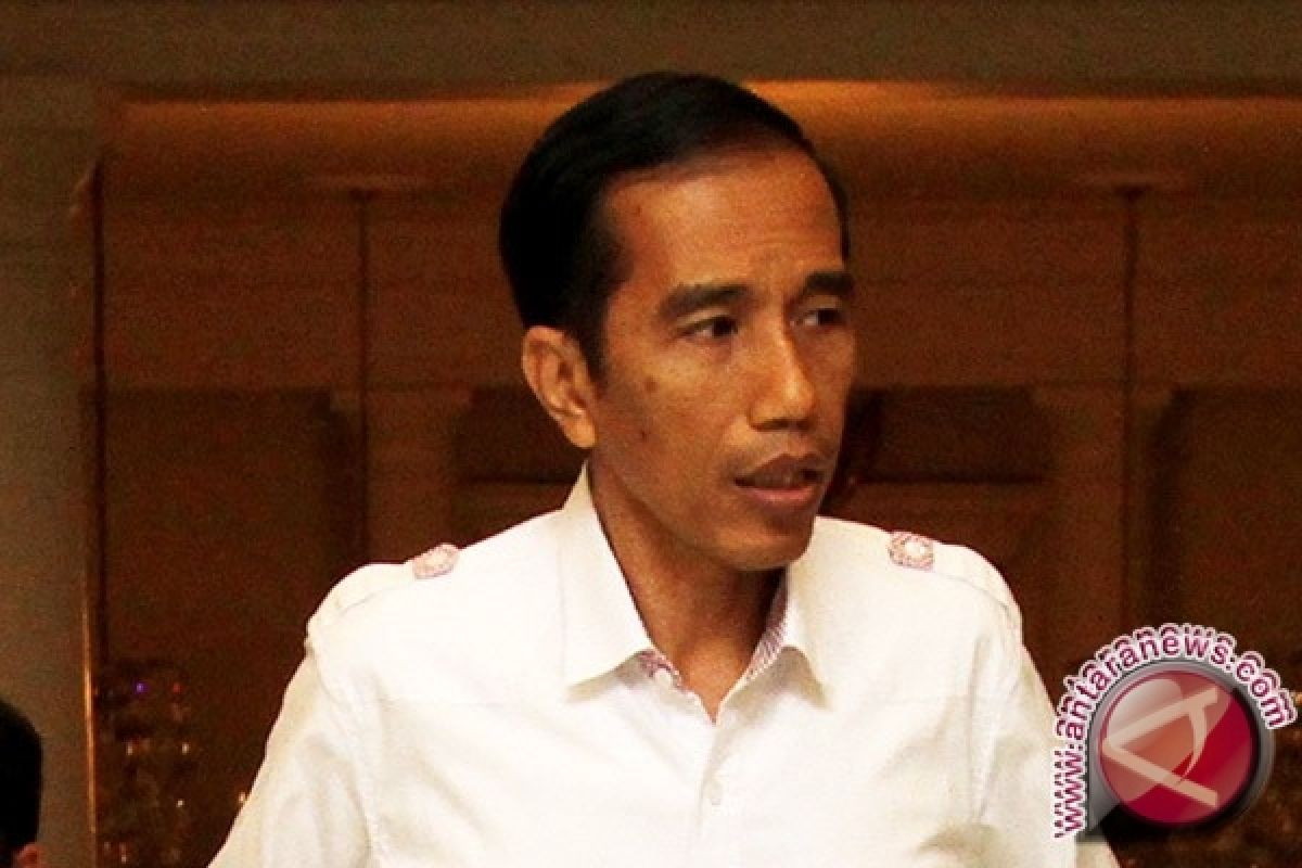  Jokowi lantik Wali Kota Jaktim di Kampung Pulo Jahe