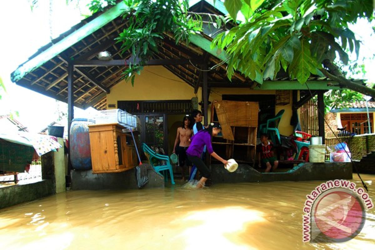 1.040 unit rumah di Lebak tergenang banjir