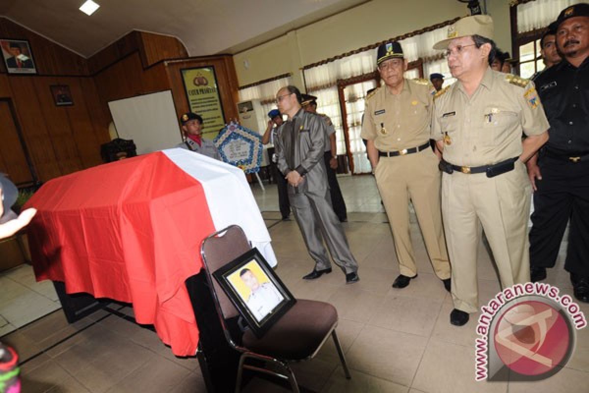 Polisi tangkap seorang terduga penembak anggota Brimob 