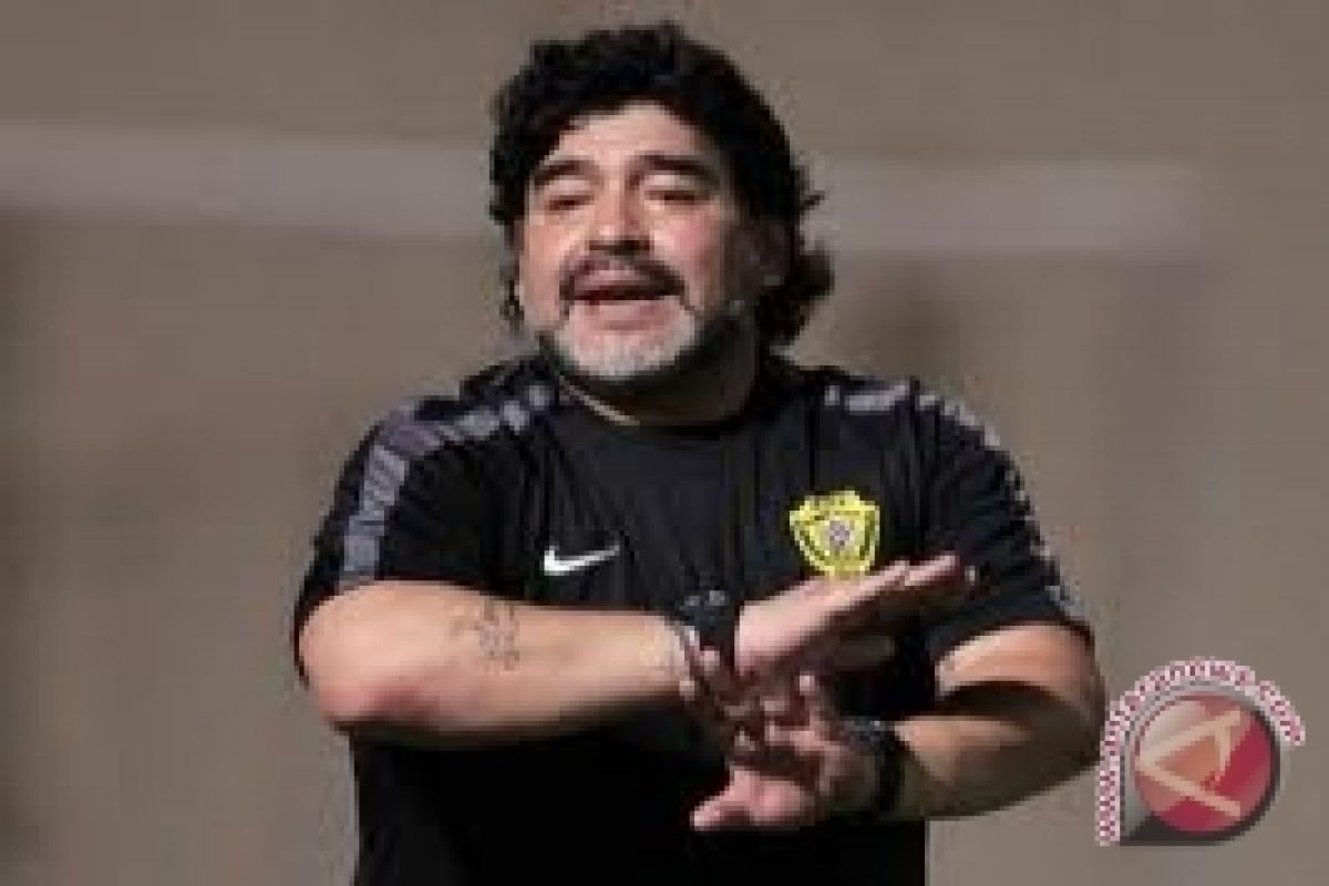  Maradona Mimpi Latih Barca    