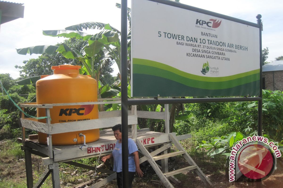 KPC Distribusikan Warga Batota Air Bersih 76.800 Liter Sebulan 