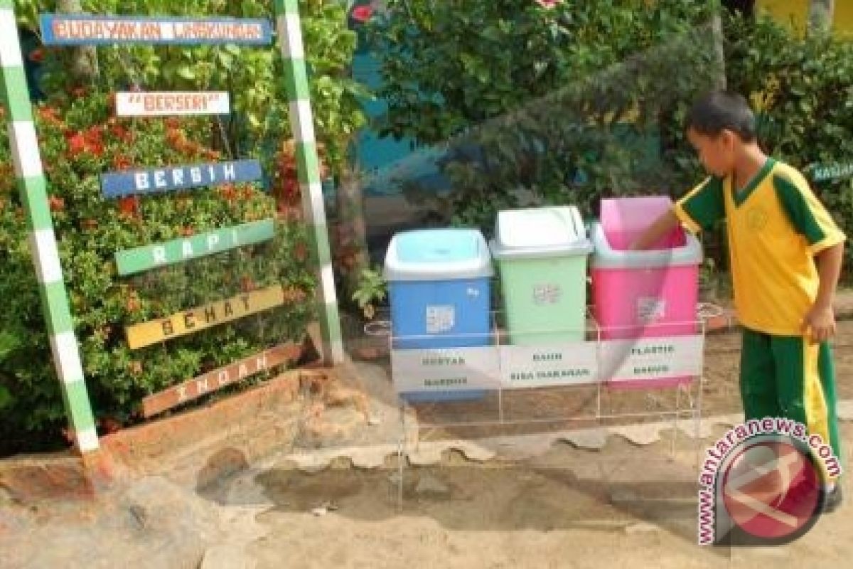 Pontianak Denda Toko Tidak Miliki Tong Sampah 