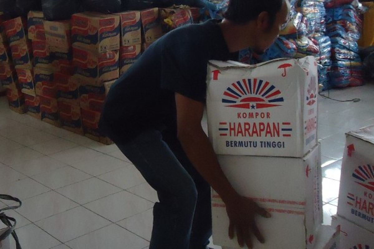 Dinas Sosial Salurkan Makanan Ke Korban Banjir