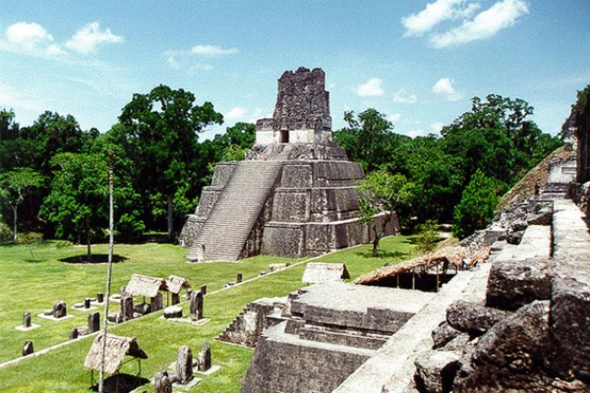 "Pesta kiamat" rusak candi suku Maya
