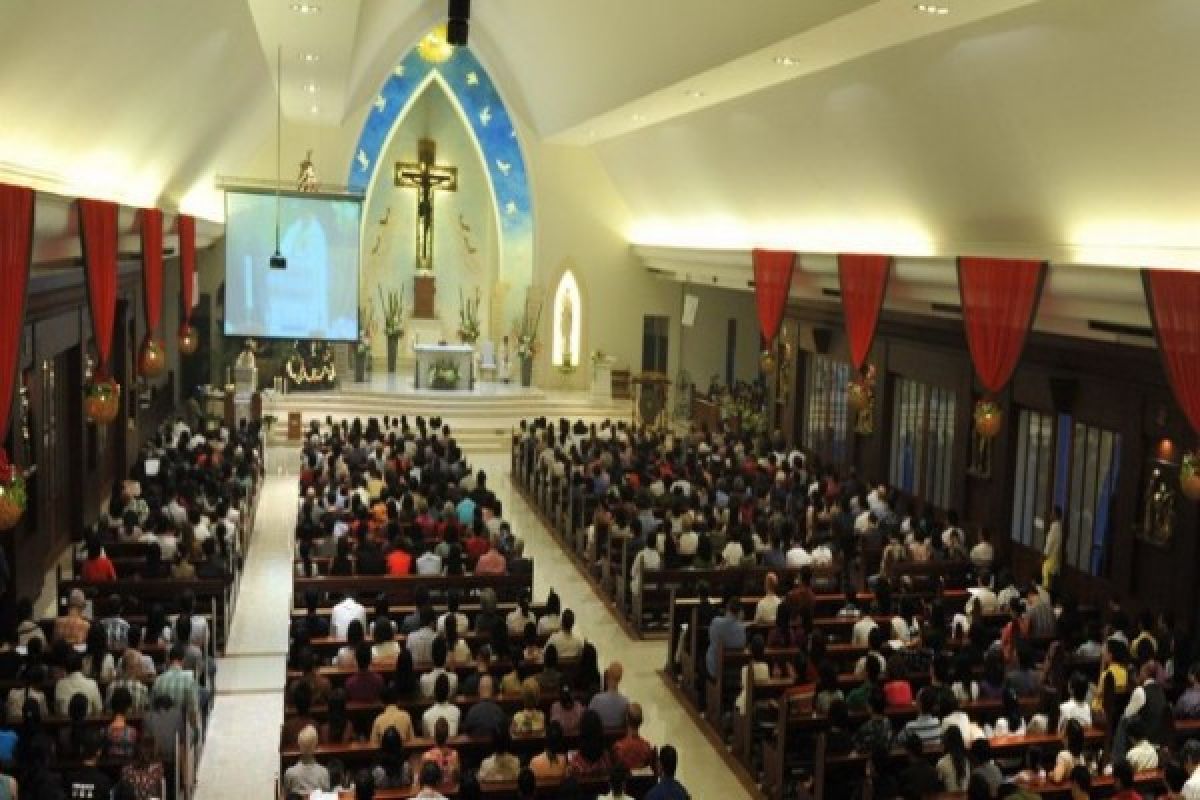 Christmas mass in Kuta delivered in English