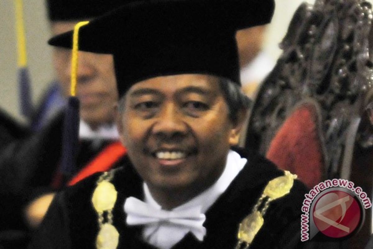 Undip tambah tiga guru besar