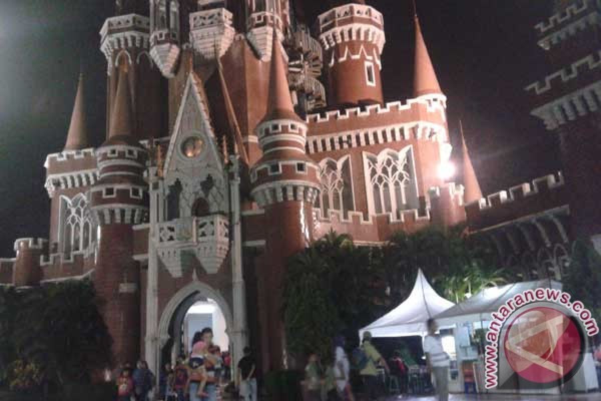 Visitors to TMII decreasing due to Jakarta Night Festival