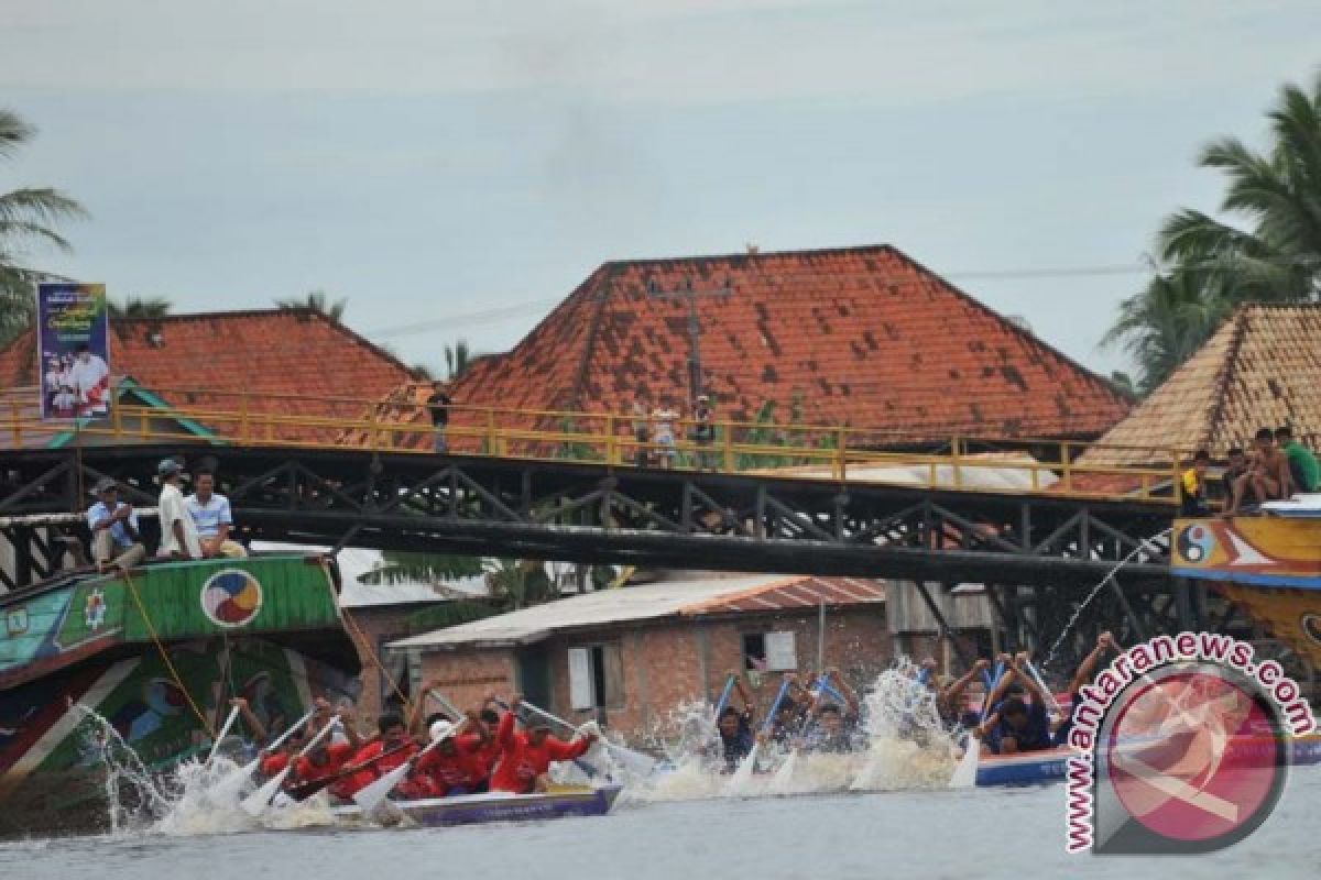 Lomba Perahu Bidar