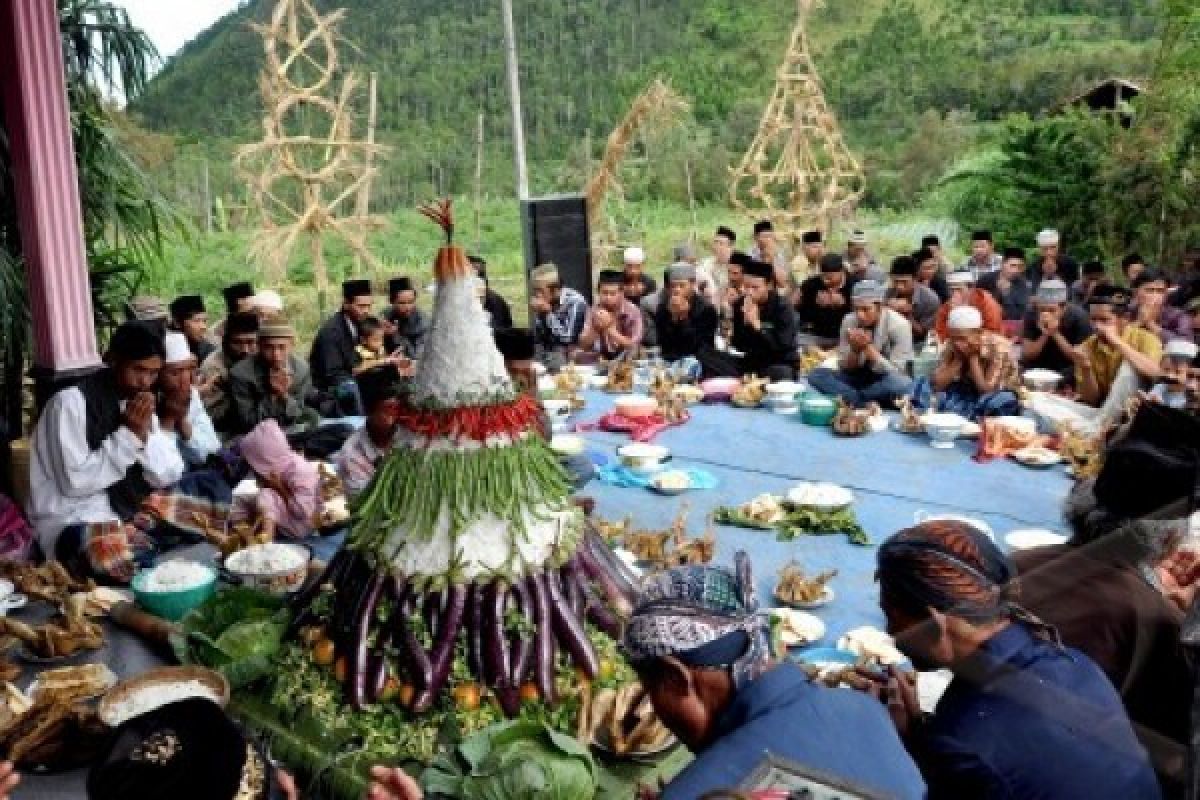 'Tumpeng Jangka' bagi Keberkahan Rezeki