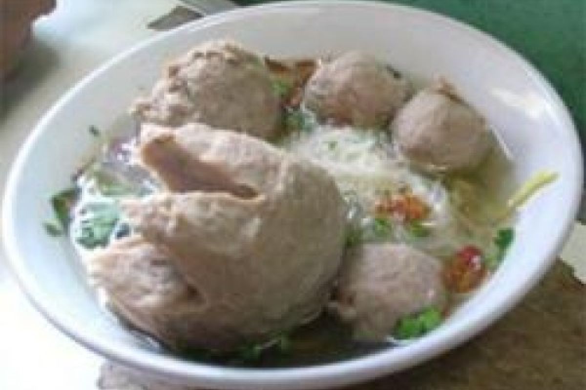 Tekan Biaya, Pedagang Bakso Giling Daging Impor