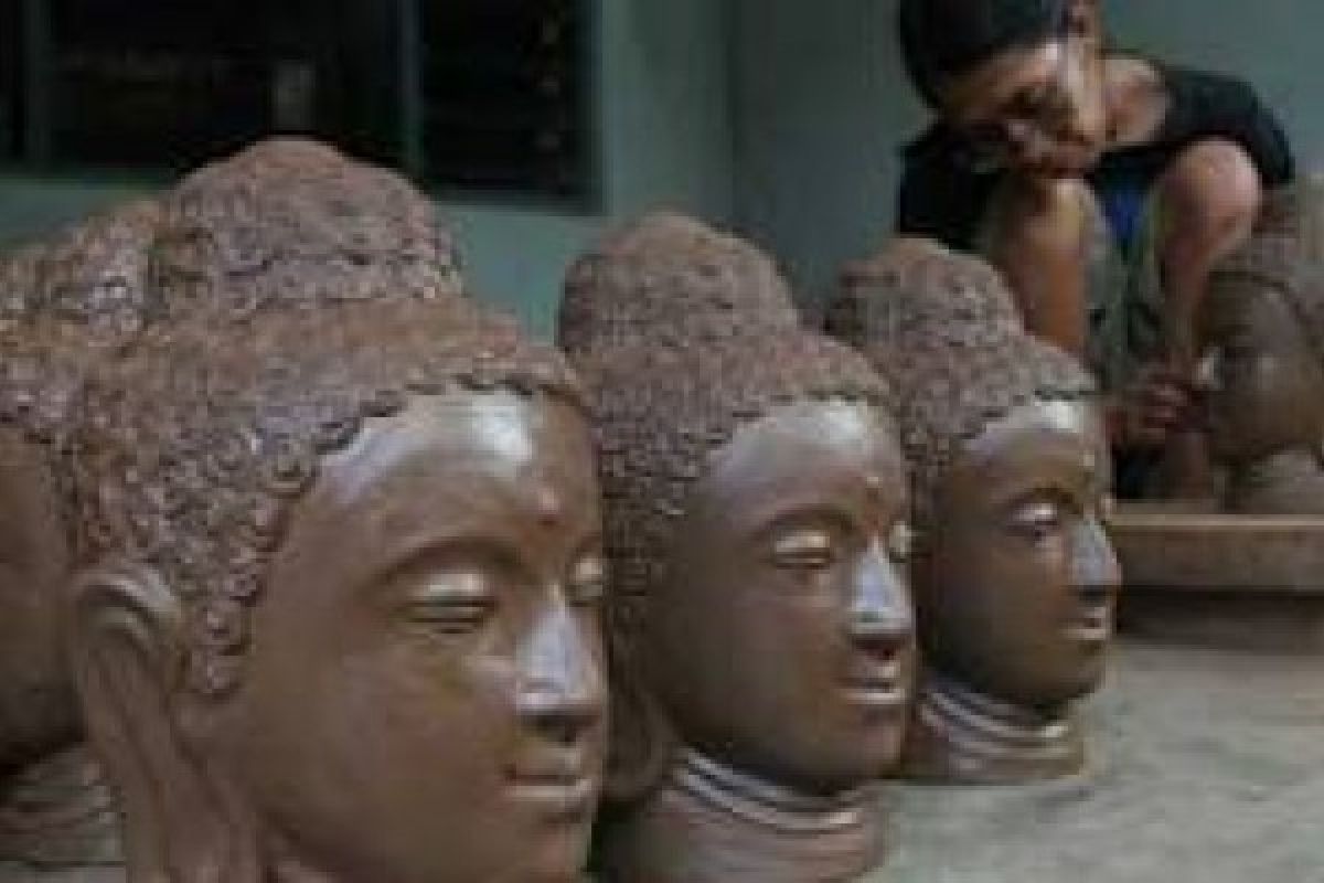 Tanah Liat Putih  Alternatif Pengrajin Gerabah Borobudur