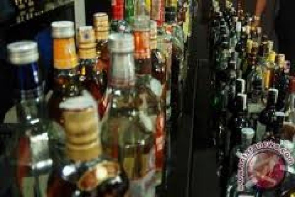 Ciu dalam Botol Air Mineral Disita