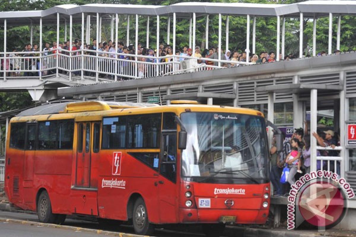 Empat koridor transjakarta terganggu banjir