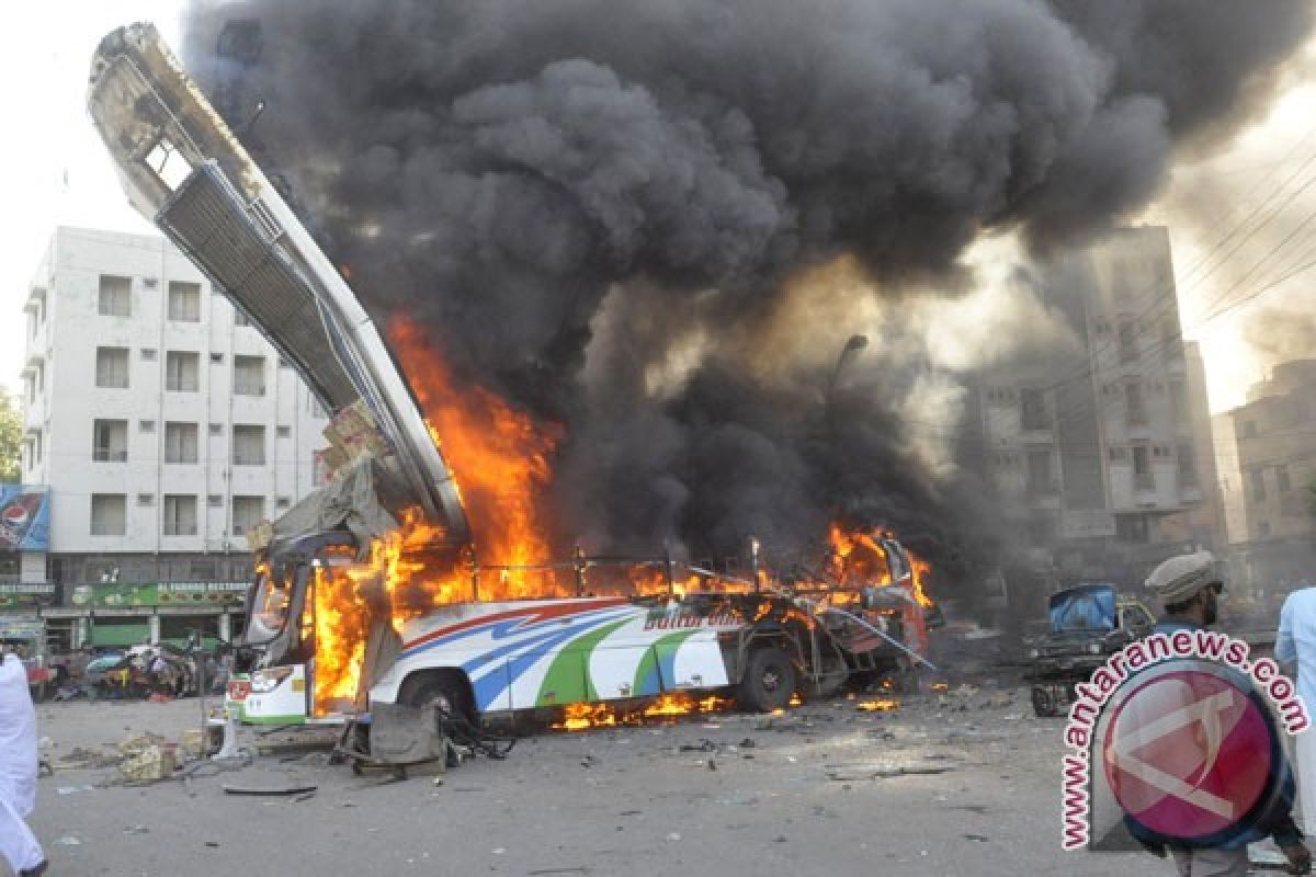 Dua orang tewas, 14 cedera dalam serangan bus di Mesir