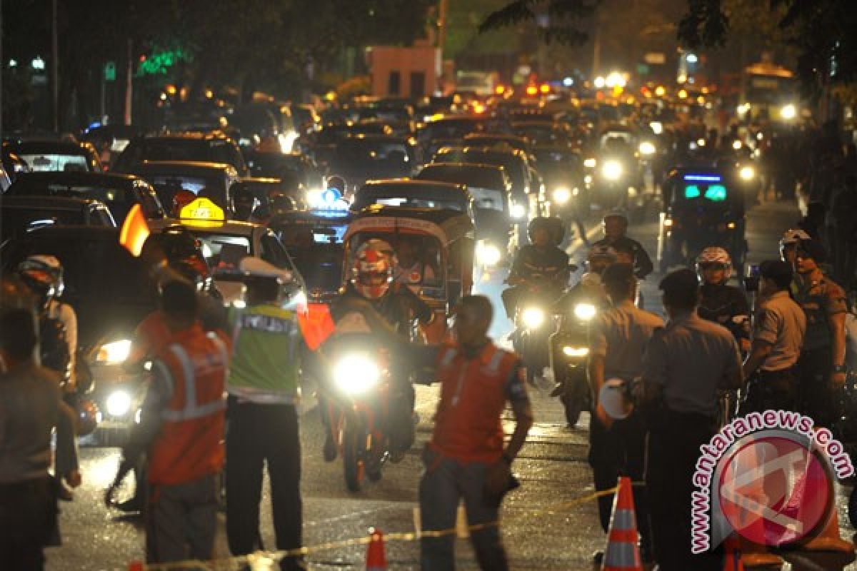 Jokowi akui Jakarta Night Festival banyak kurangnya