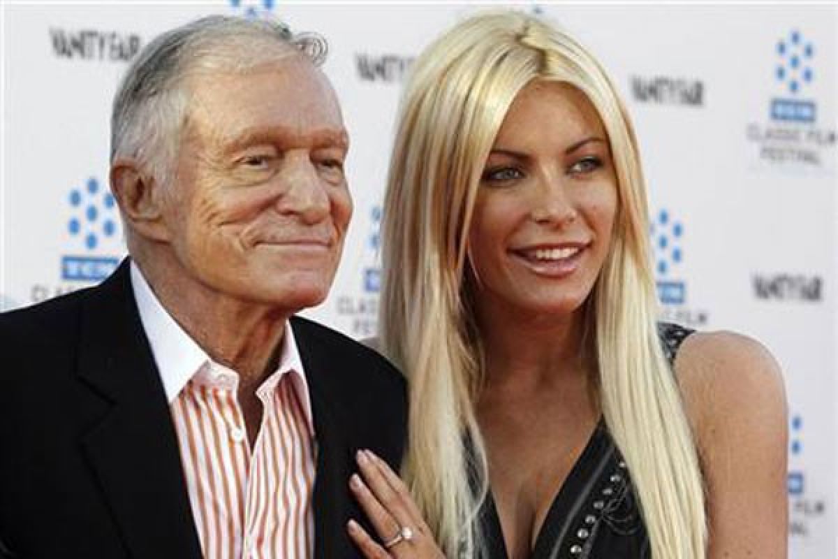 Playboy founder Hugh Hefner marries his "runaway bride"