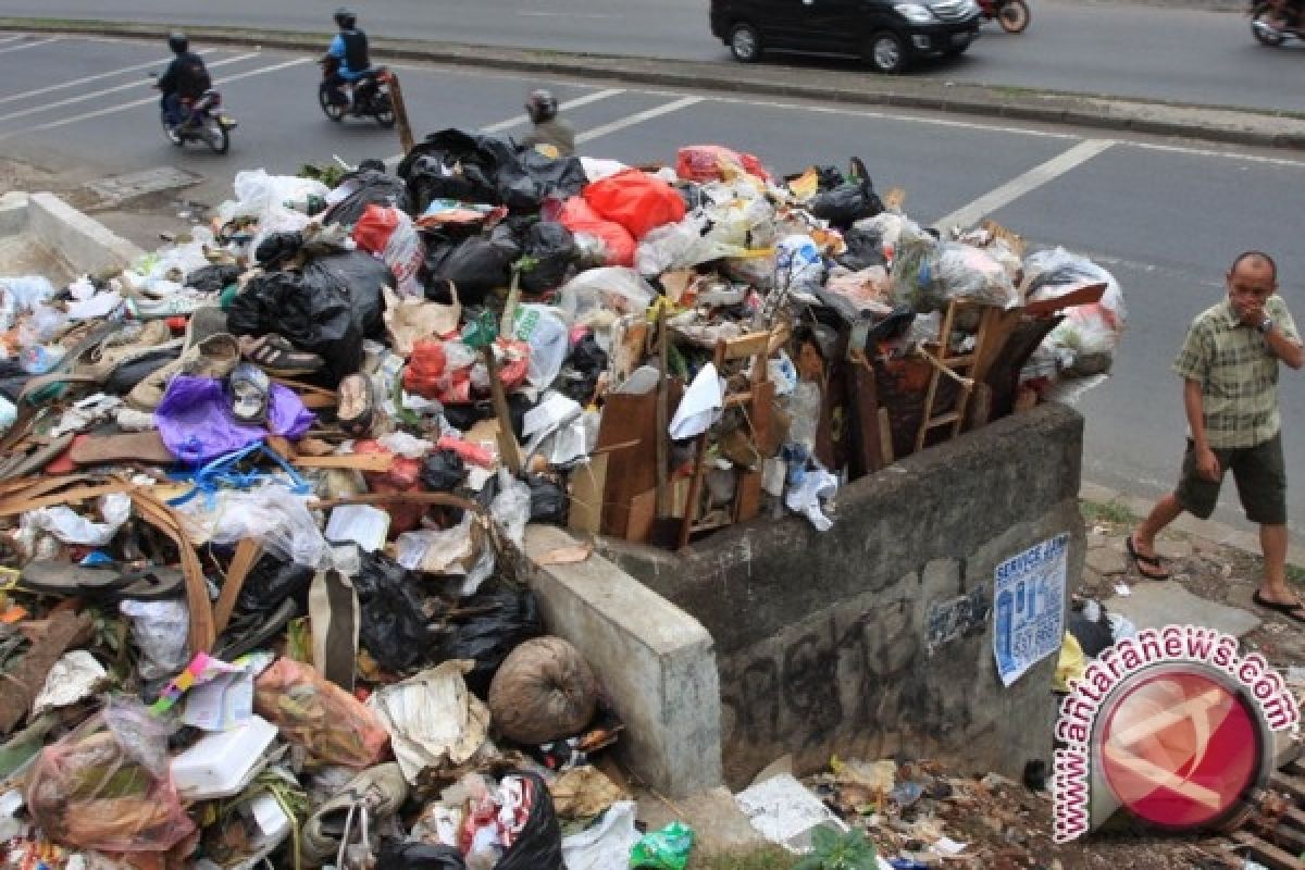  Bandung berjibaku tuntaskan pengangkutan sampah 