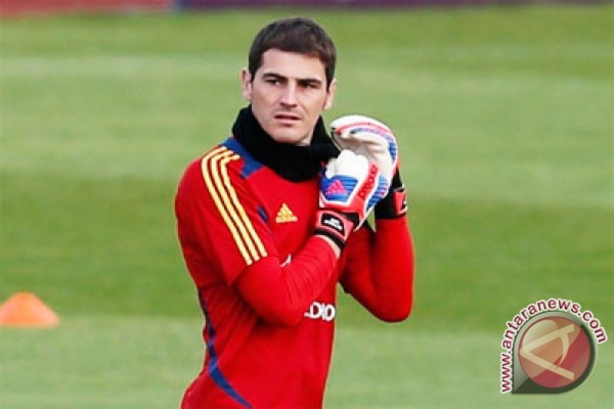 Kiper Iker Casillas Tinggalkan Real Madrid ke FC Porto