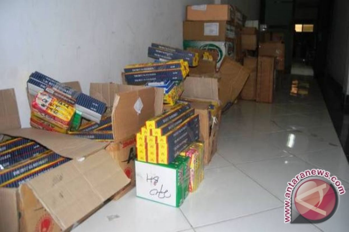 29 PKBM Kaltim Dapat Bantuan Buku Pelajaran 