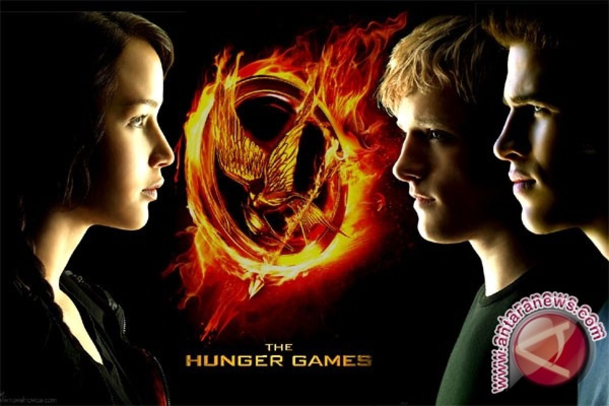 "The Hunger Games" menang besar 