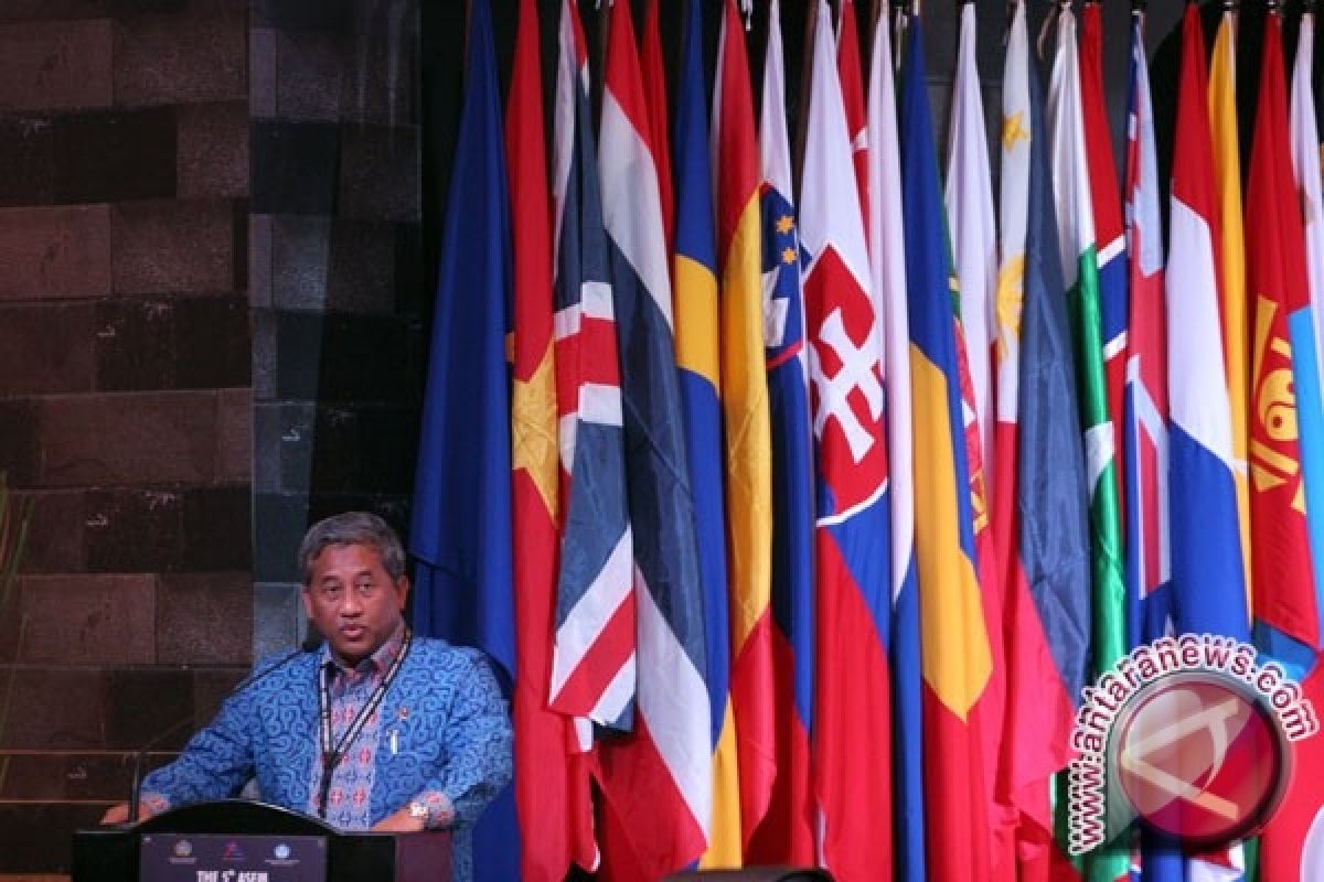  Mendikbud minta guru tak risaukan kurikulum baru