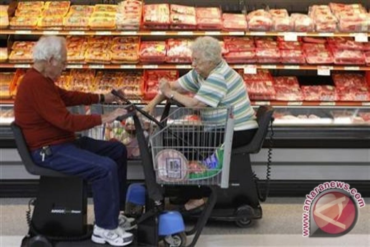 Elderly man hunting for lottery ticket trapped in paper container 