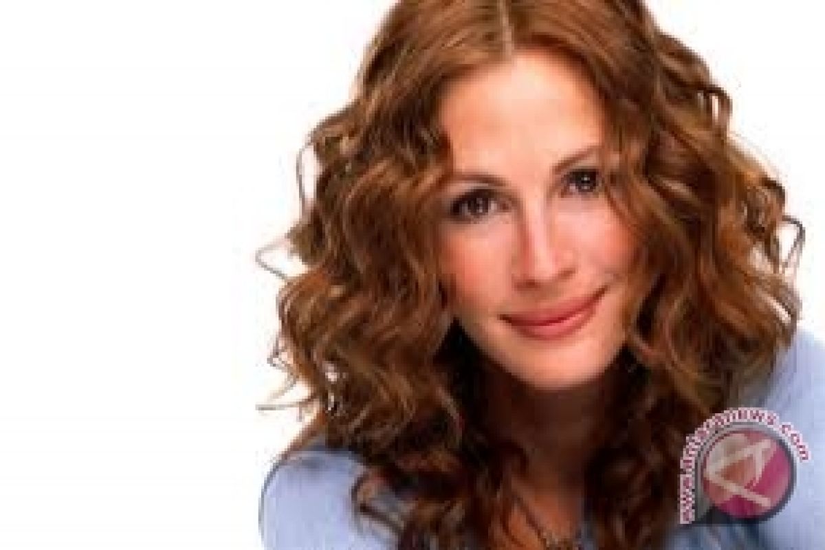 Julia Roberts Bintangi Film Bertema AIDS