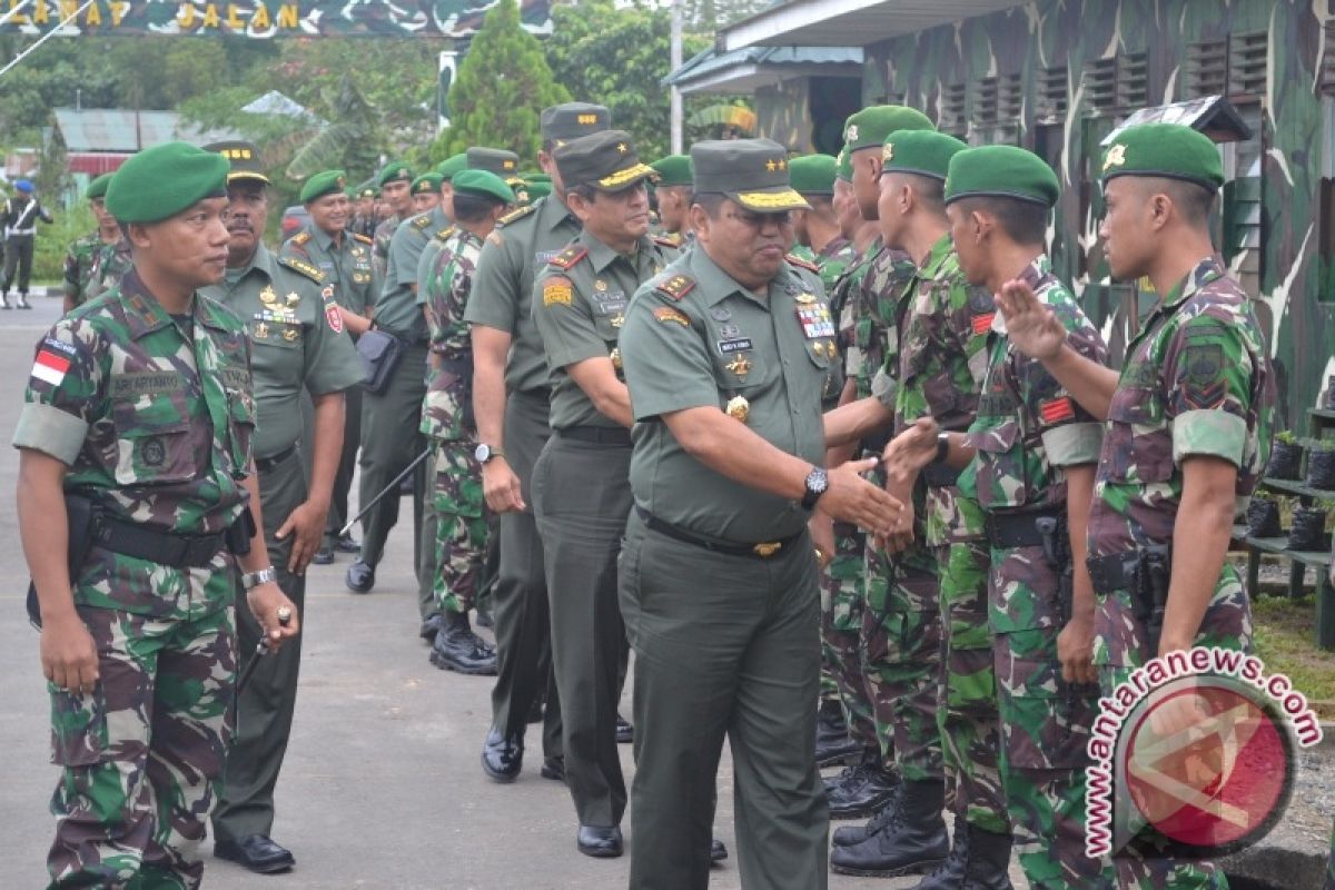 Prajurit TNI-TDM Gelar Patroli Patok Perbatasan