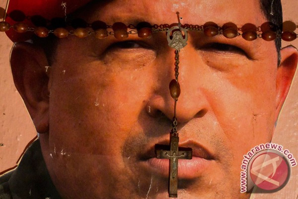Chavez membuat kejutan dengan kembali dari Kuba