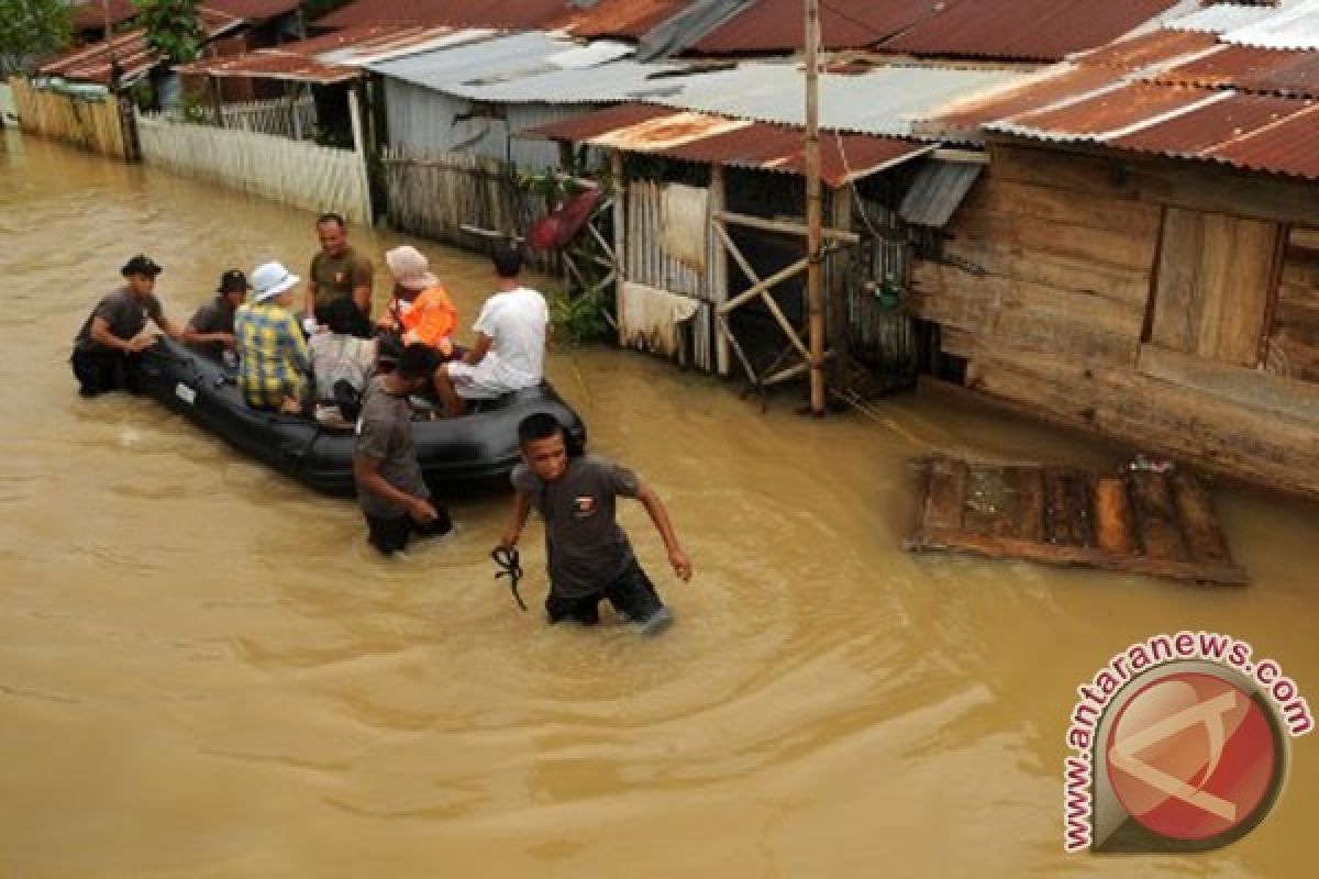 Ratusan rumah terendam air di Manado 