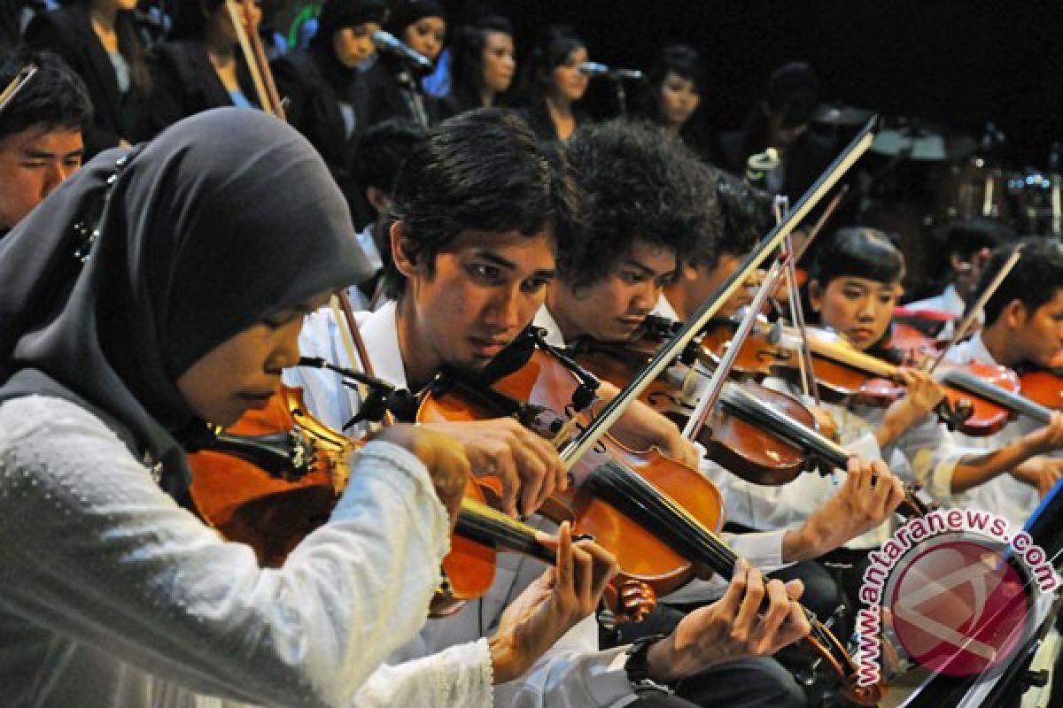 Paduan ragam musik dalam "Sembang Bunyi 12" 