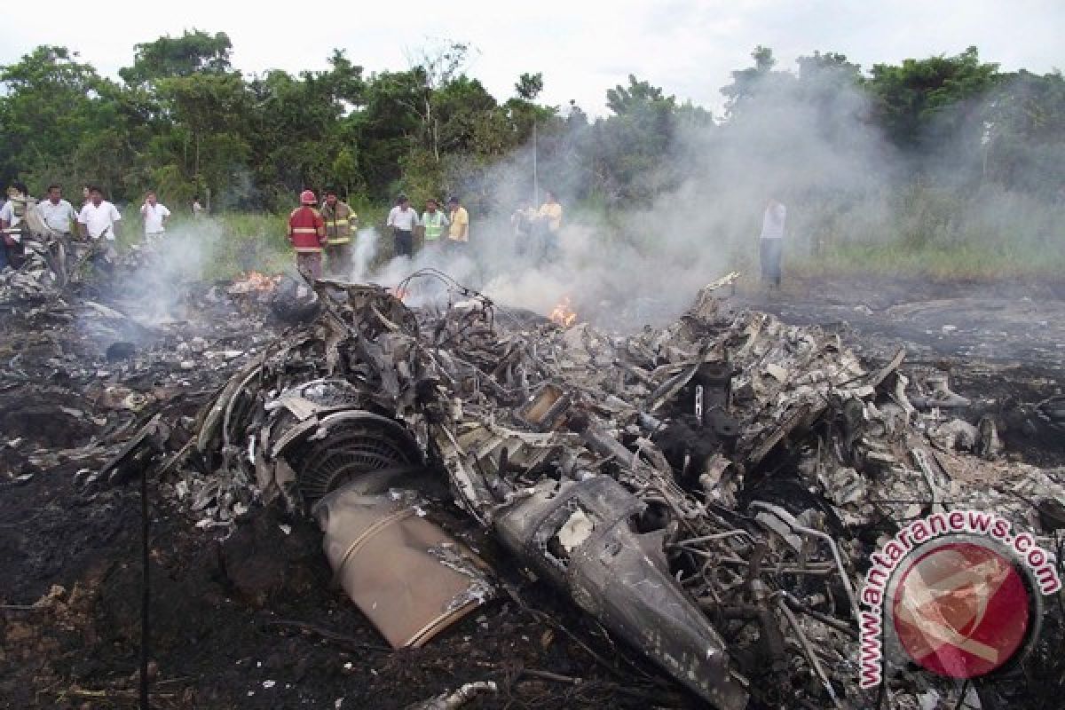 Helikopter jatuh di Peru, 13 tewas