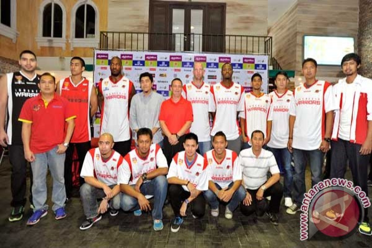 Warriors rebut kemenangan perdana