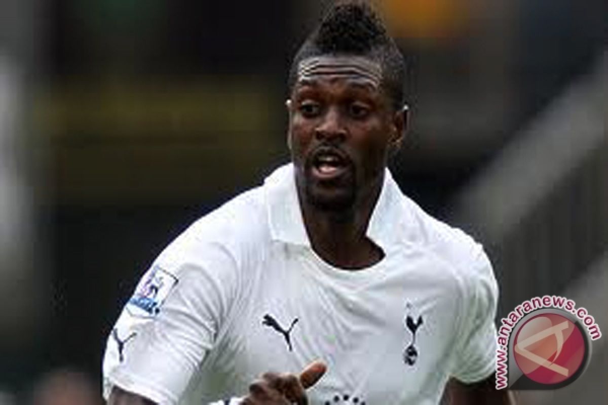 Tottenham lepas striker Adebayor