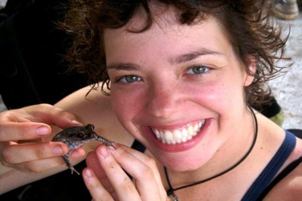 Australian biologist gets the jump on new species of flying frog