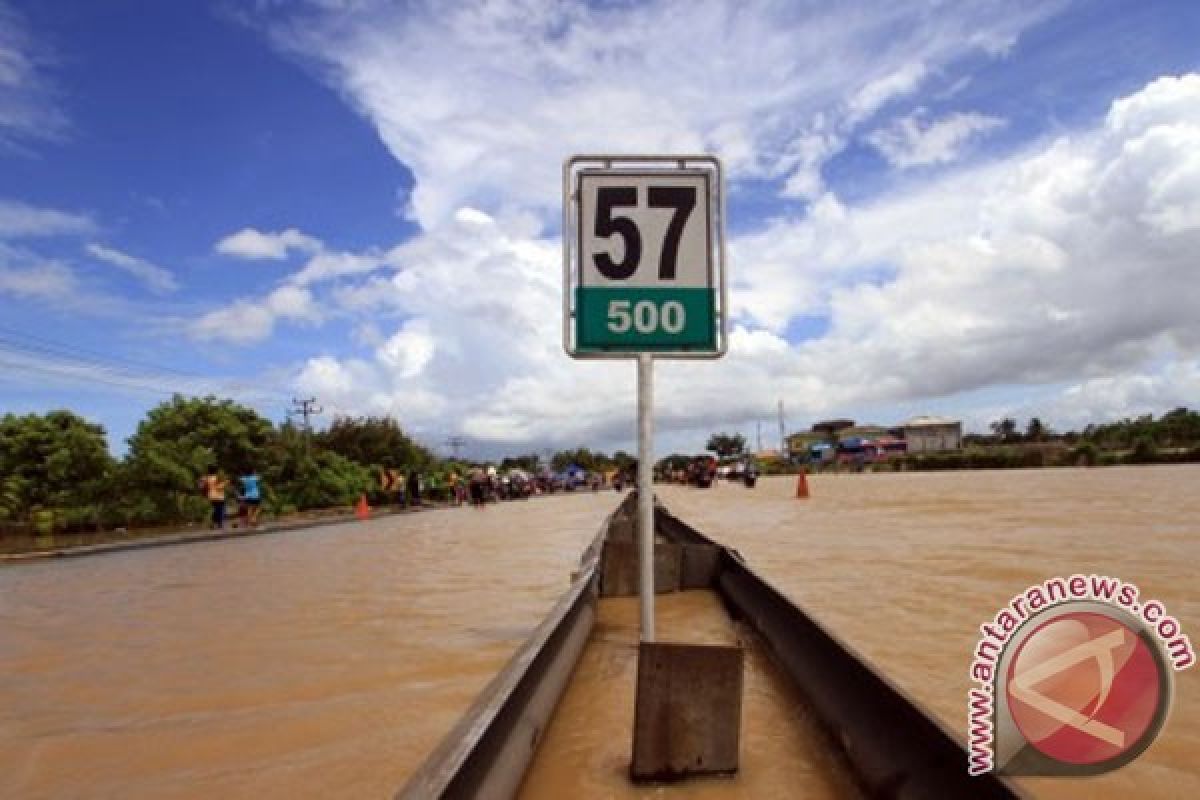 Banjir di Tol Tangerang-Merak belum surut