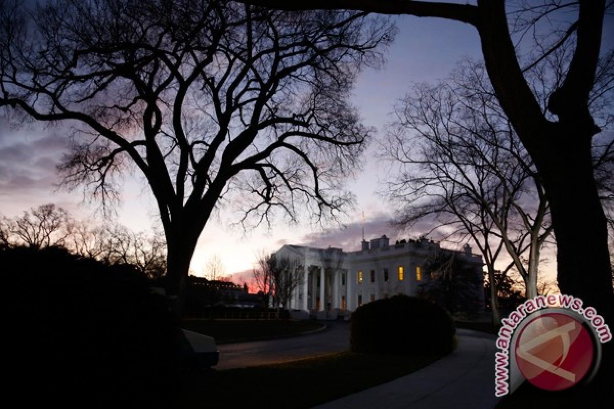 Gedung Putih perkirakan defisit anggaran 2013 menyusut