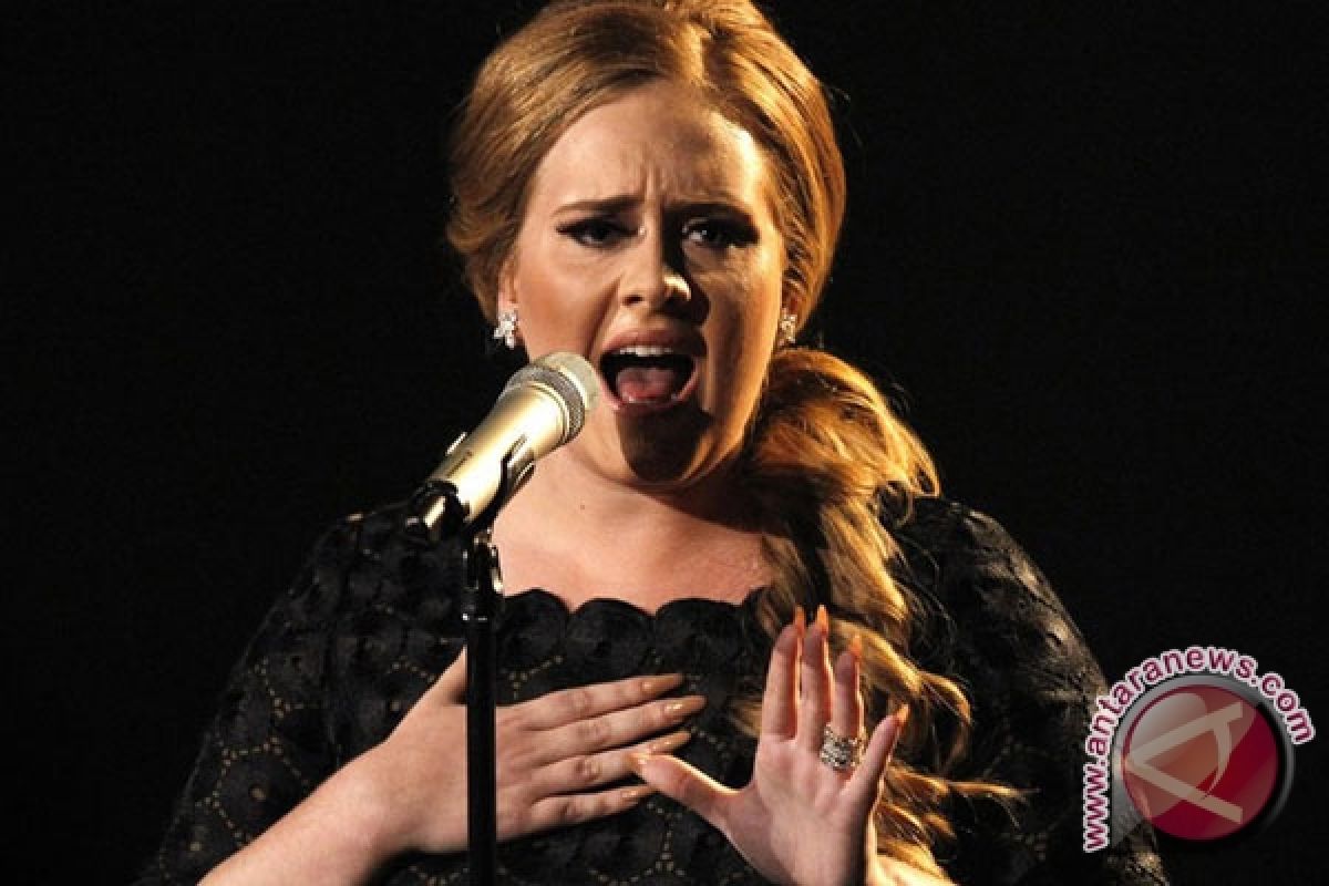 Adele hadir di pesta Golden Globe