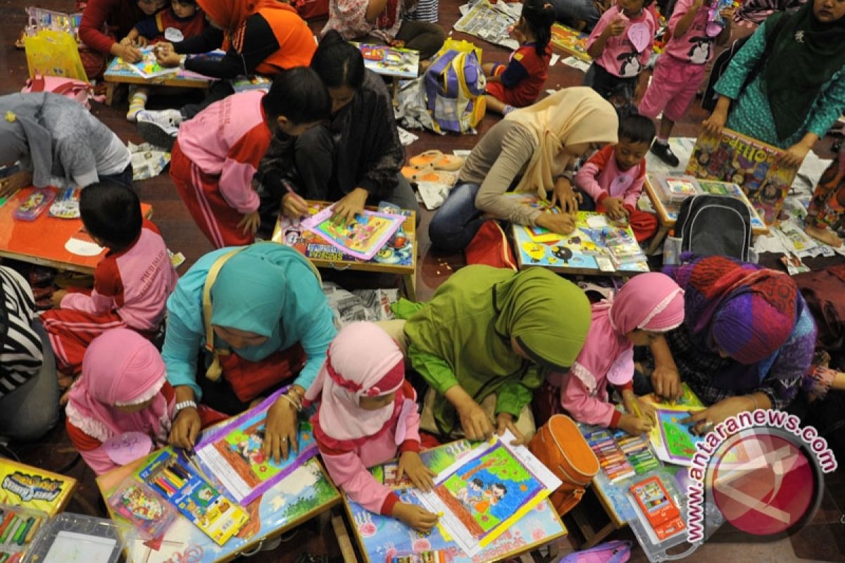 Ribuan anak usia dini ikuti lomba mewarnai 